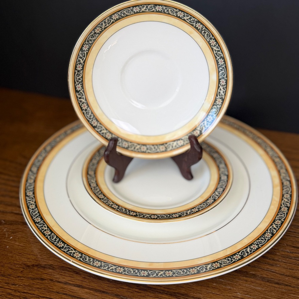 Wedgwood India‎ Bone China Saffron Gold Trim 3 pc